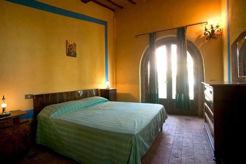 Agriturismo La Grotta Di Montecchino Siena Exterior photo